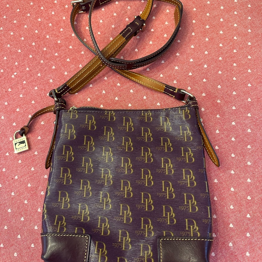 Dooney & Bourke DB Purple Signature 1975 Crossbody Bag Purse Small Logo Monogram - Picture 5 of 11